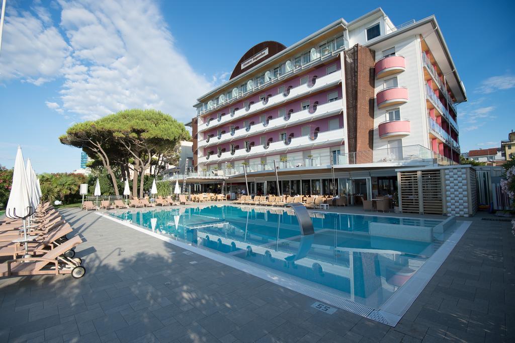 Hotel Cesare Augustus Lido di Jesolo Exterior foto
