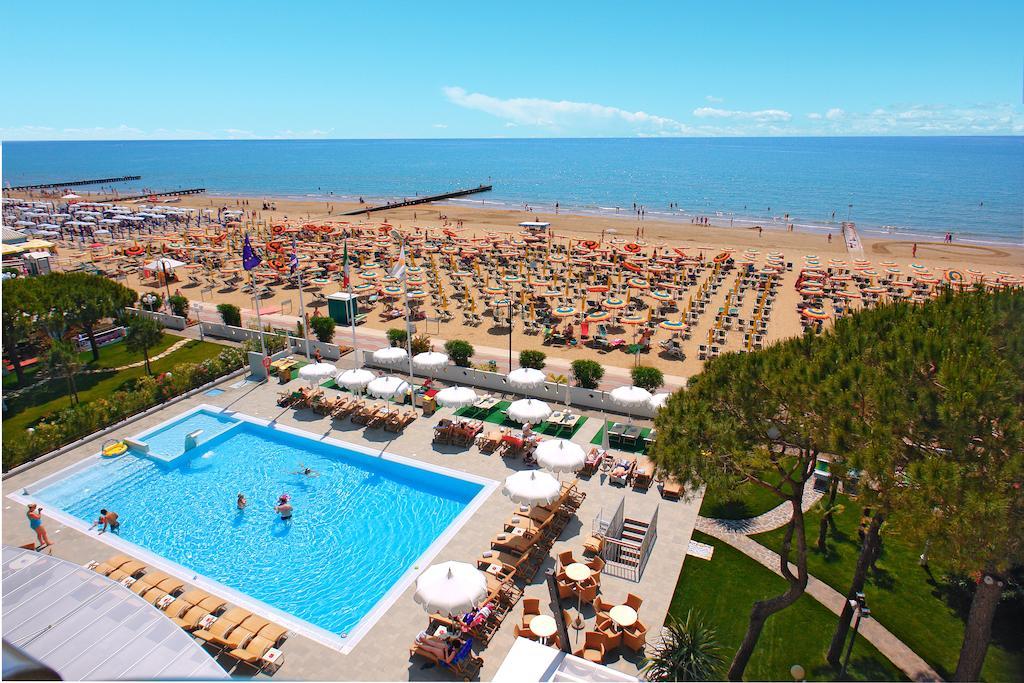 Hotel Cesare Augustus Lido di Jesolo Exterior foto